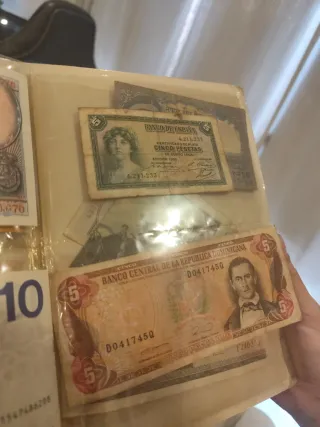 Billetes antiguos: Pesetas y Pesos Dominicanos