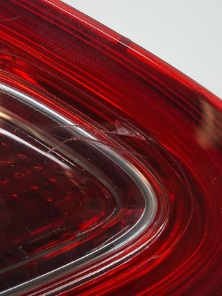 PILOTO TRASERO IZQUIERDO INTERIOR OPEL ASTRA J LIM. (2)