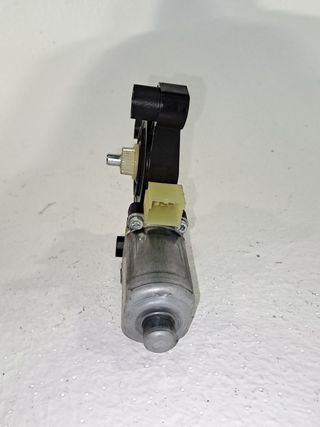 MOTOR ELEVALUNAS DELANTERO DERECHO SEAT LEON (KL1)
