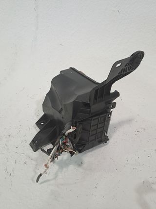 CAJA RELES / FUSIBLES CITROEN C3 (9)