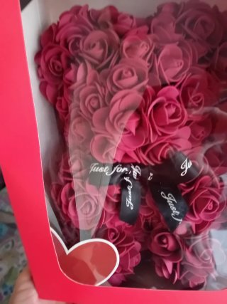 Orsetto di rose artificiali