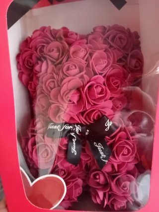 Orsetto di rose artificiali