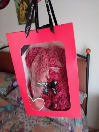Orsetto di rose artificiali