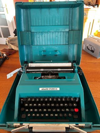 Máquina de escribir Olivetti Studio 45
