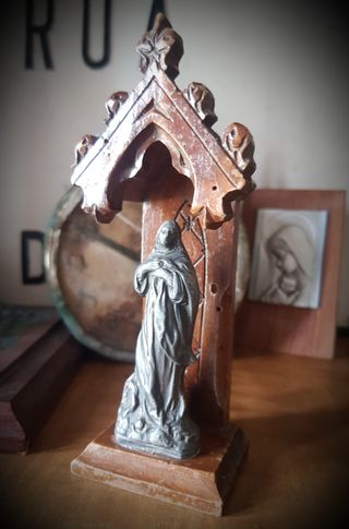 Antigua Virgen María Capilla Neogótica