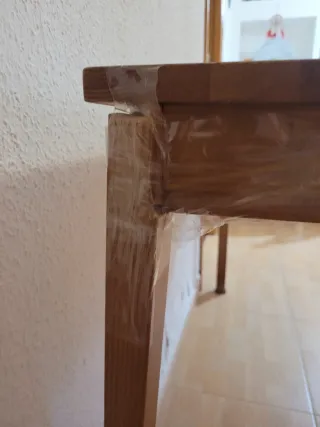 Mesa de madera (regalo) - pata rota
