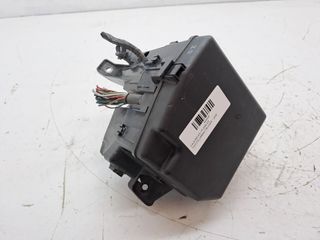 CAJA RELES / FUSIBLES TOYOTA URBAN CRUISER