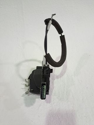 CERRADURA PUERTA DELANTERA DERECHA NISSAN MICRA (K13)