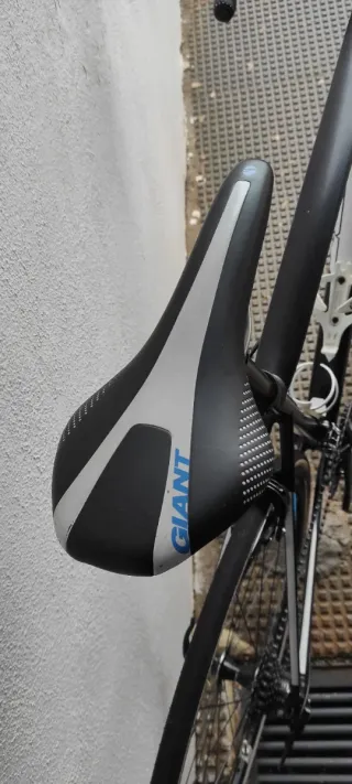 Sillín y tija de aluminio