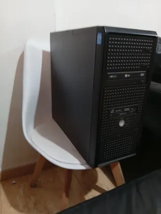 Caja de PC Negra