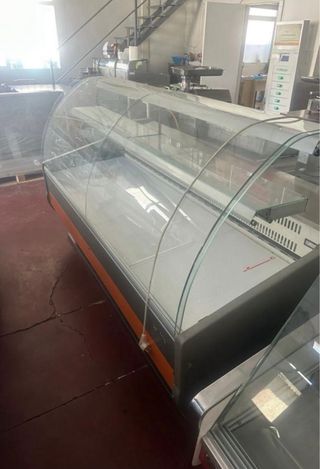 Vitrina expositora con reserva