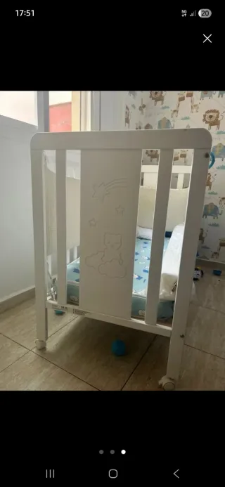 Cuna blanca para bebé