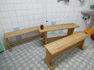 3 bancos de madera rústicos