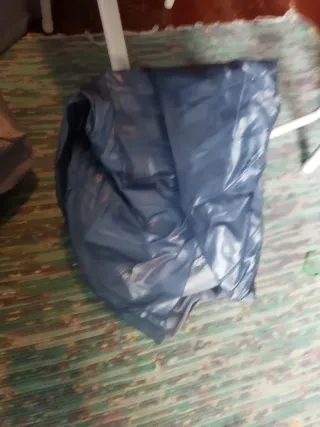 Lote bebé: cuna, bañera, colchón, sábanas