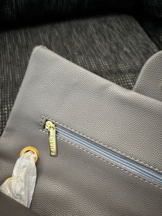Bolso Chanel Gris Caviar Dorado