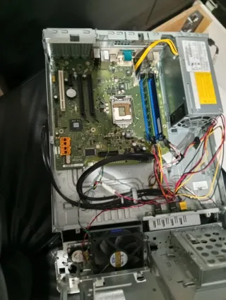 Caja PC Fujitsu Negra