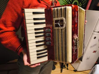 Acordeón Guerrini 32 bajos