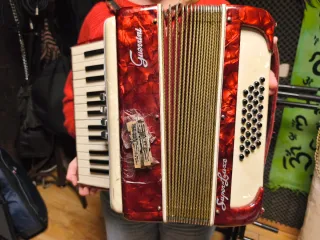 Acordeón Guerrini 32 bajos