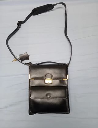 BOLSO CUERO BANDOLERA NEGRO
