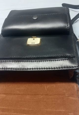 BOLSO CUERO BANDOLERA NEGRO