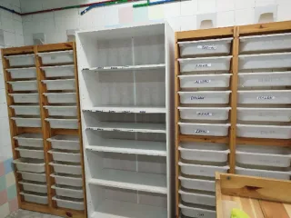 3 Muebles de Almacenaje Madera y Plástico