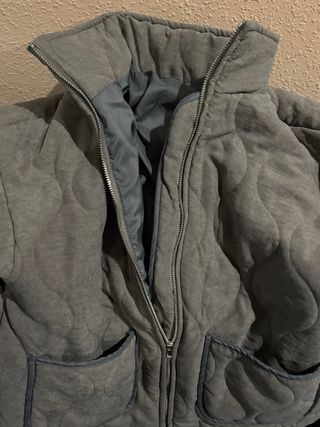 Chaqueta acolchada gris mujer