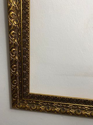 Marco antiguo madera tallada