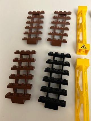 Lotto Lego Pilastri e Scale Marroni Neri Gialli