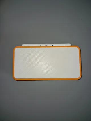 Nintendo 2DS XL + 2 juegos + funda