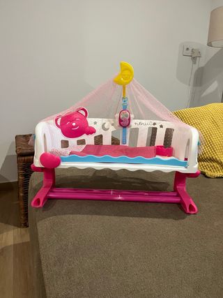 Cuna de juguete Nenuco Duerme Conmigo