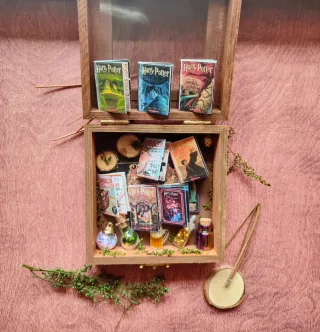 Caja Harry Potter artesanal con mini libros