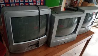 TV Vintage con CD y DVD. Funcionan todas bien.