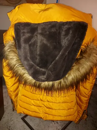 Chaqueta acolchada amarilla Zara