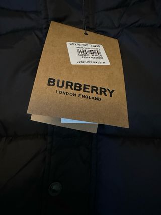 Chaqueta Burberry Negra con Capucha