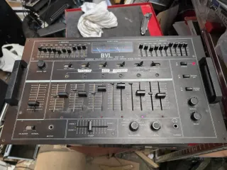 Mesa de Mezcla Analógica DJ