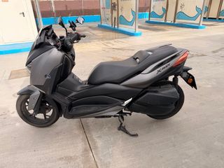Yamaha Xmax 300 Maxi Scooter