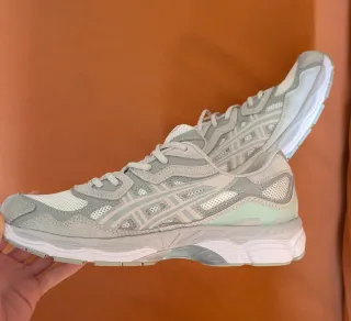 Asics Gel NYC Gris Blanco Talla 43'5