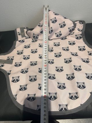 Chubasquero perro pequeño estampado mapache