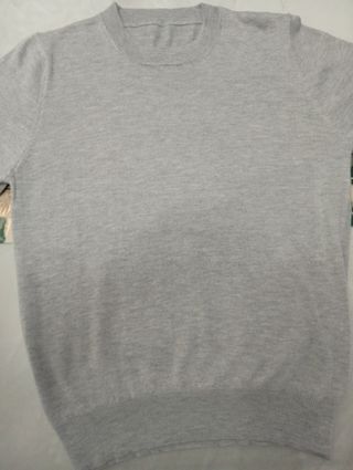 Jersey gris claro talla L. Ancho espalda 43,lar 68