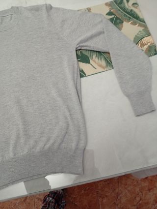 Jersey gris claro talla L. Ancho espalda 43,lar 68