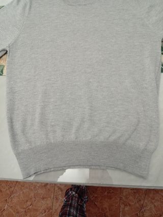 Jersey gris claro talla L. Ancho espalda 43,lar 68