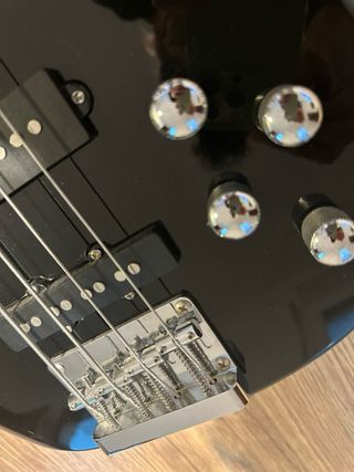 Bajo Eléctrico Negro GEAR4MUSIC