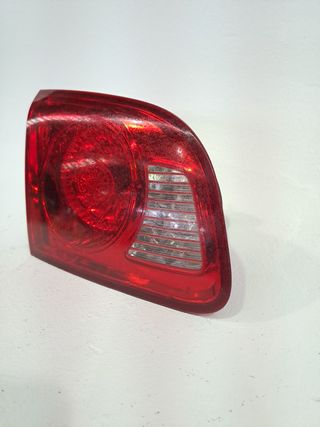 PILOTO TRASERO IZQUIERDO INTERIOR HYUNDAI SANTA FE (BM) (4)