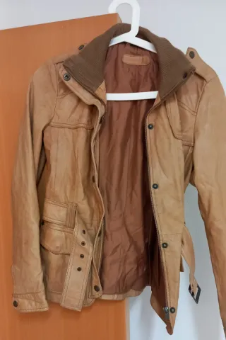 Cazadora sahariana con cinturón piel