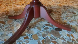 Mesa de centro ovalada de madera