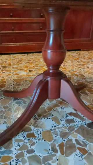 Mesa de centro ovalada de madera