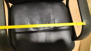 Silla de oficina polipiel negra