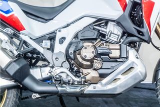 HONDA AFRICA TWIN ADVENTURE SPORTS DCT TOP CASE * DCT * IMPECABLE *