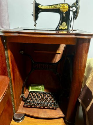 Máquina de coser Singer antigua