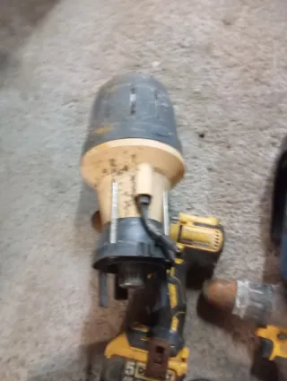 Lote herramientas y 2 bombas de agua.  NO van